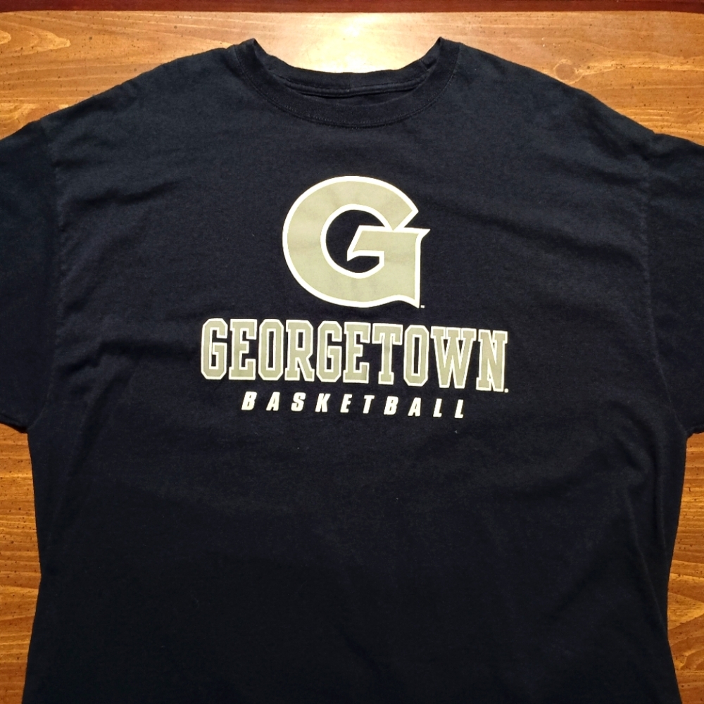 GEORGETOWN HOYAS T-SHIRT - 2XL // Basketball Athletics Sports College School